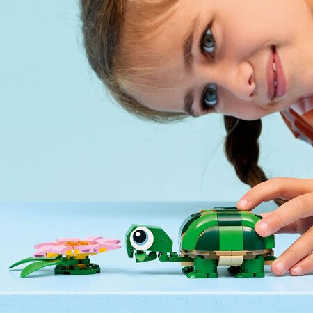 Broasca-testoasa cu o floare de nufar, 7 ani+, 31377, 124 piese, Lego Creator 3in1 752648