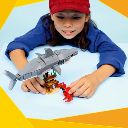 Rechin feroce cu un cufar de comori, 8 ani+, 31381, 379 piese, Lego Creator 3in1 753330