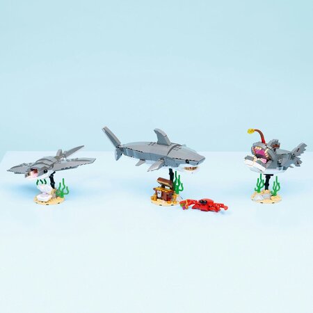 Rechin feroce cu un cufar de comori, 8 ani+, 31381, 379 piese, Lego Creator 3in1 753328