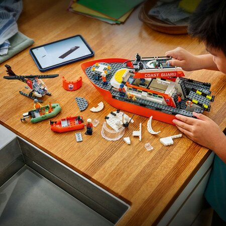 Barca de salvare si elicopter ale Pazei de Coasta, 7 ani+, 60504, Lego City 754137