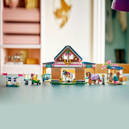 Grajd de cai si academie de echitatie, 7 ani+, 42688, 735 piese, Lego Friends 754321