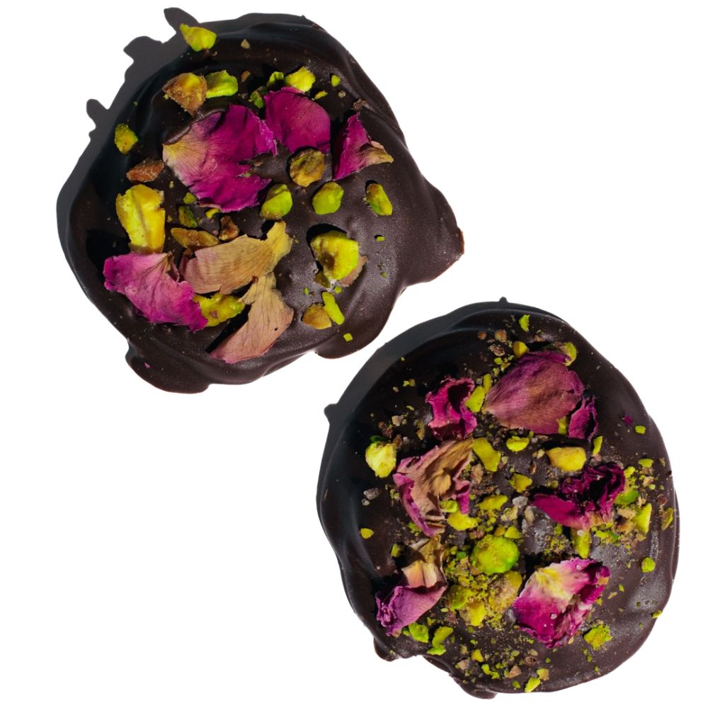 Curmala Medjool cu fistic si petale de trandafir invelita in ciocolata, 95 g, Maitri