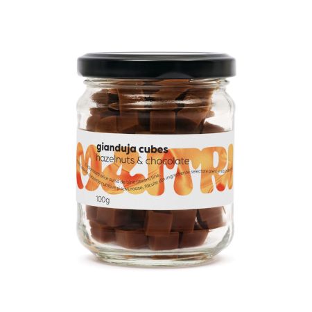 Cuburi de ciocolata neagra cu alune de padure crocante Gianduja Cubes, 100 g, Maitri