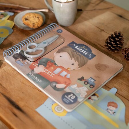 Carte cu activitati pentru decupat, stickere si foarfeca incluse Jim, 3 ani+, Little Dutch 761381
