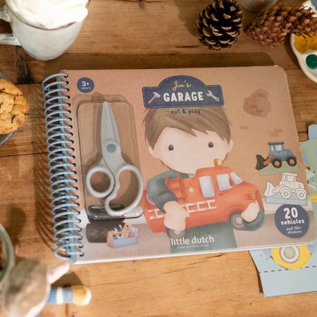 Carte cu activitati pentru decupat, stickere si foarfeca incluse Jim, 3 ani+, Little Dutch 761380