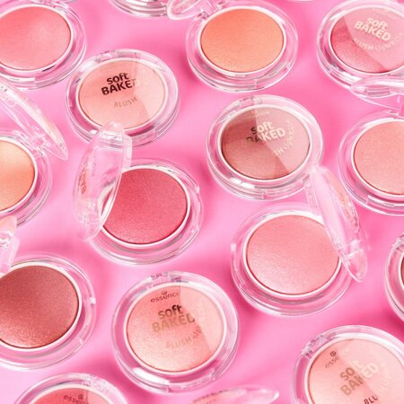 Fard de obraz soft BAKED, 10 Soft Bloom, 4.5 g, Essence 767874