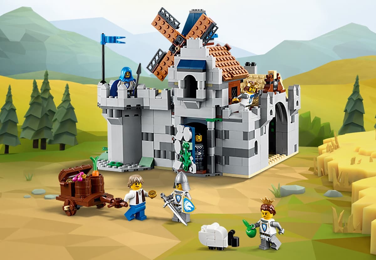 LEGO Creator 3 in 1 oras medieval cu moara