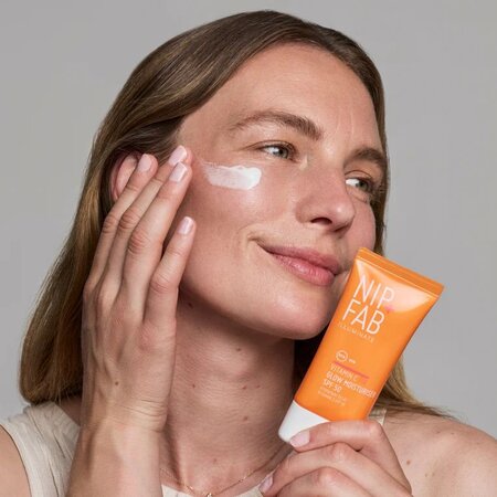 Crema hidratanta pentru fata cu SPF50 Vitamin C Fix, 50 ml, Nip+Fab 771389