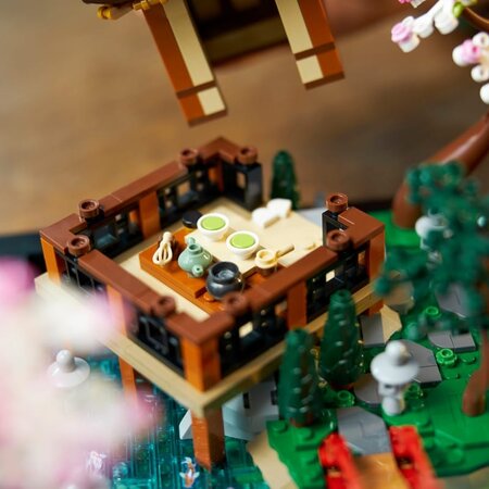 Gradina serena, 18 ani+, 1363 piese, Lego Icons 781766