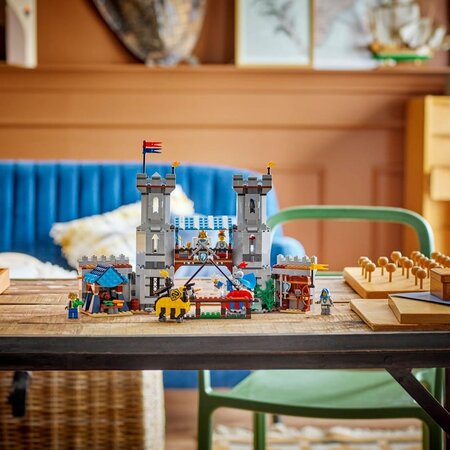 Castel medieval cu cai si cavaleri, 9 ani+, 31168, 1371 piese, Lego Creator 3in1 781806