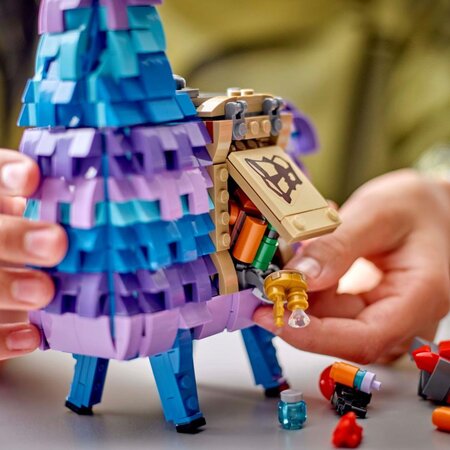 Lama de aprovizionare Supply Llama, 77071, 12 ani +, 691 piese, Lego Fortnite 782019
