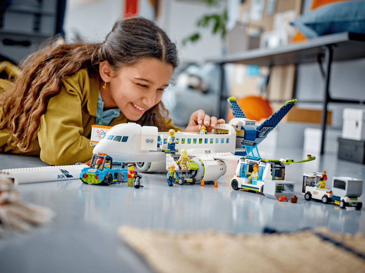 LEGO City avion de pasageri aeroport