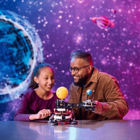 Planeta Pamant si Luna pe orbita, 10 ani+, 42179, 526 piese, Lego Technic 782857