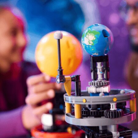 Planeta Pamant si Luna pe orbita, 10 ani+, 42179, 526 piese, Lego Technic 782858