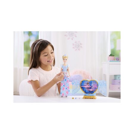 Papusa Cenusareasa Jewel Reveal, 3 ani+, Disney 783391