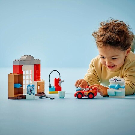 Vizita lui Mcqueen la garajul lui Doc Duplo, 2 ani, 10456, 35 piese, Lego 783422