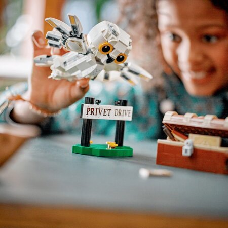 Hedwing pe privet drive nr.4 Harry Potter, +7 ani, 337 piese, Lego 783504