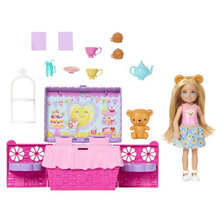 Papusa Barbie Family and Friends, Clubul lui Chelsea petrecere cu ceai surpriza, 3 ani+, Mattel 784167