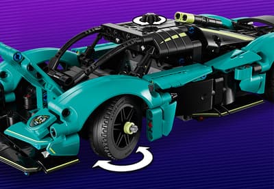 LEGO Technic Aston Martin Valkyrie directie controlata prin buton