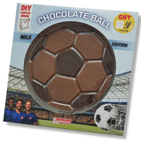 Ciocolata belgiana cu lapte si ciocolata neagra in forma de minge de fotbal, 105, Bernard Chocolate