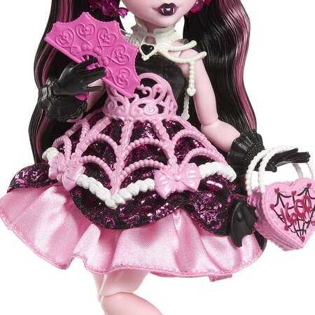 Papusa cu accesorii, Scary Sweet Birthday Draculaura, 4 ani+, Monster High 785380