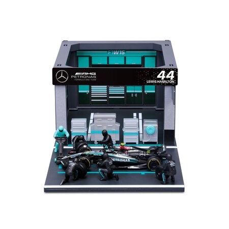 Macheta de colectie F1 Pit Pass, 1:43, Lewis Hamilton Mercedes AMG Petronas, 3 ani+, Bburago 818933