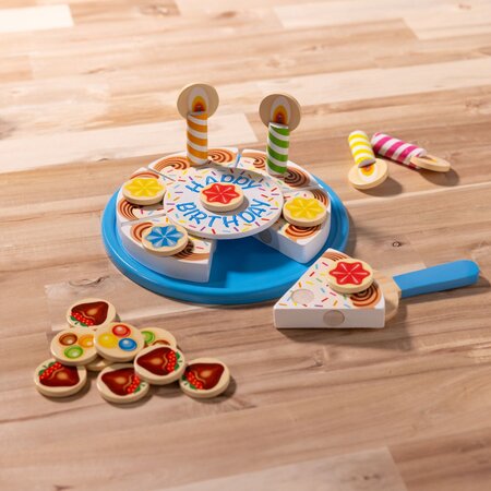 Set de joaca din lemn, Tort Aniversar, +3 ani, 34 piese, Melissa & Doug 785746