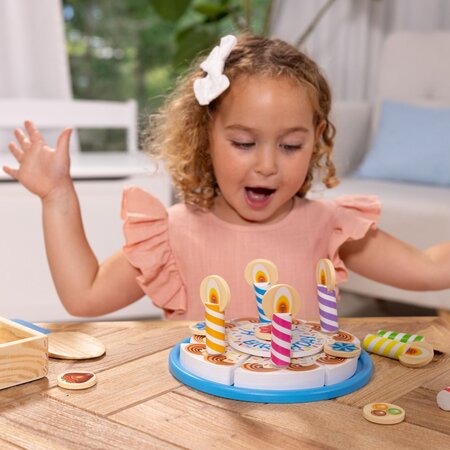 Set de joaca din lemn, Tort Aniversar, +3 ani, 34 piese, Melissa & Doug 785742