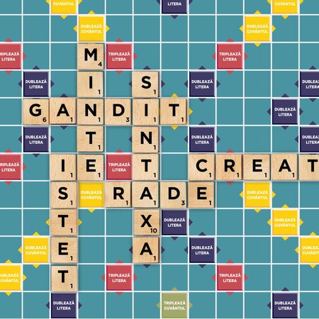 Joc Scrabble 2 in 1 din lemn in Limba Romana, MTJLJ65, Mattel 785829