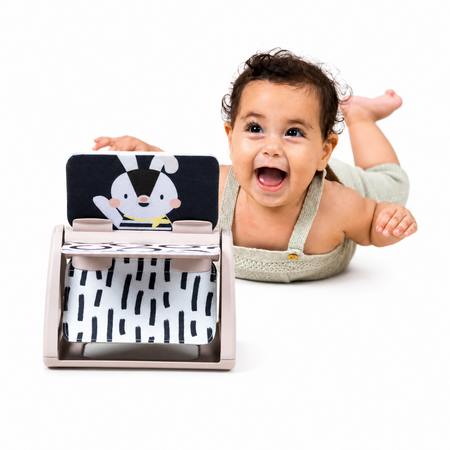 Jucarie Carte care se roteste, Black & White, 0 luni+, Taf Toys 786642