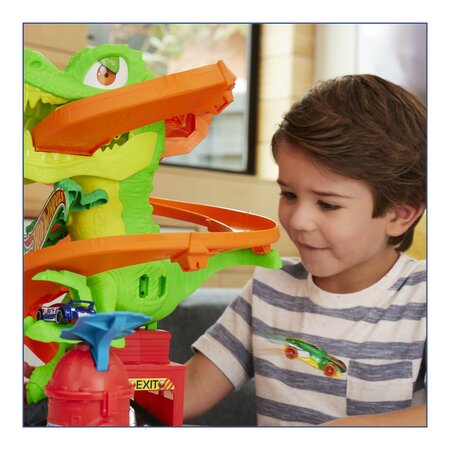 Statia de pompieri si batalia cu T-Rex, 4 ani+, Hot Wheels City 787001