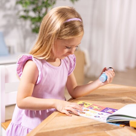 Set de joaca cu autocolante surpriza si stampila reincarcabila, Catelus, 3 ani+, Melissa and Doug 794708