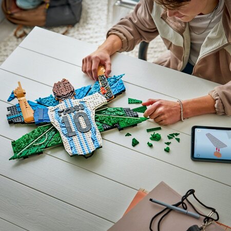 Lionel Messi Sarbatorire, 14 ani+, 43018, 1427 piese, Lego 794950