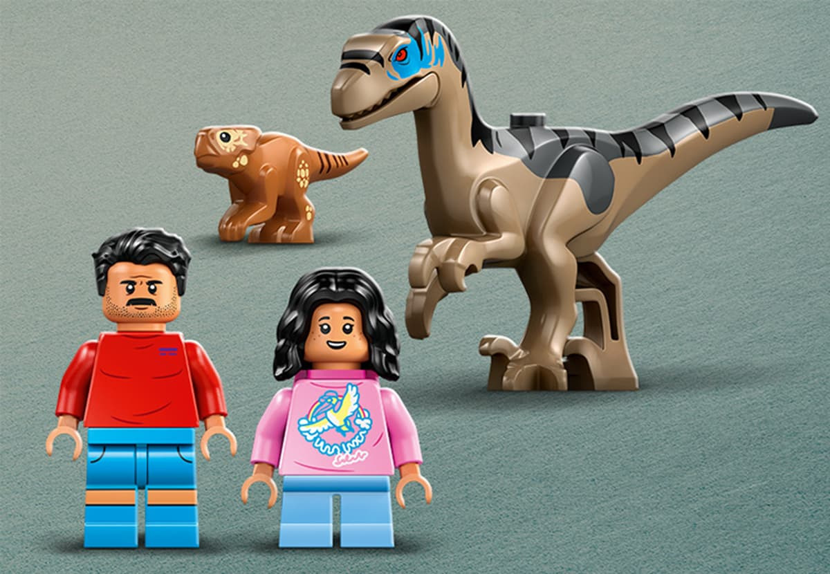 Velociraptor si Puiul Dolores