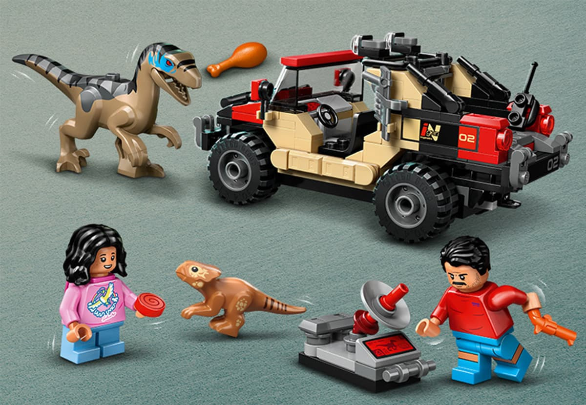 Vehicul off-road si personaje Jurassic World