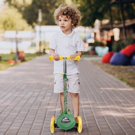 Trotineta pentru copii cu 3 roti si ghidon reglabil Jurassic World Scooter Plus, 3 ani+, As 795582