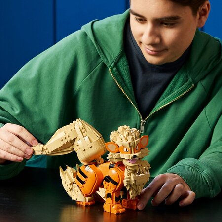Pokemon Arcanine, 72160, +18 ani, 1190 piese, Lego 813182