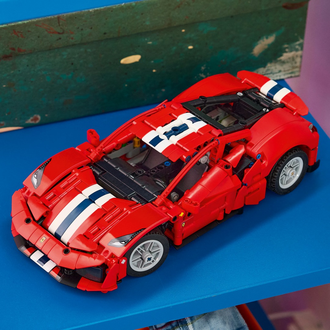 LEGO Technic Ferrari 488 Pista 42235