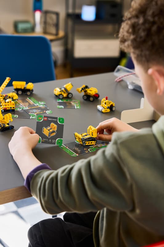 LEGO Technic Mașini Impunătoare carte de colecție