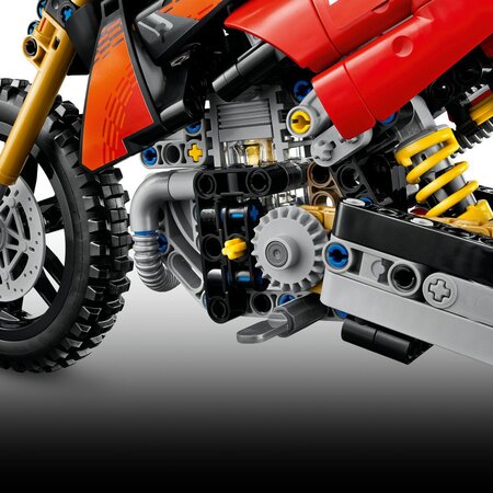 Motocicleta Ducati Desmo450 MX, versiunea de uzina, 42238, + 10 ani, 457 piese, Lego 815538
