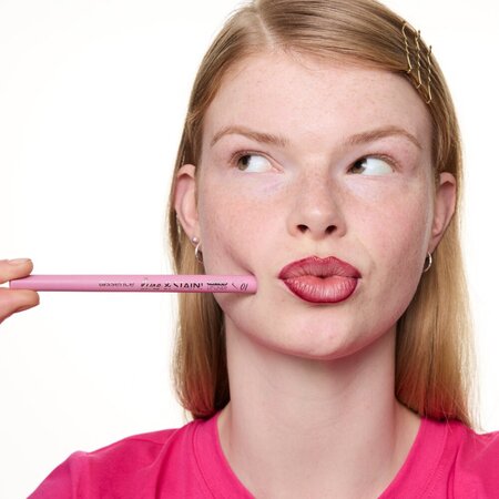 Creion de buze Tatoo Lip Liner Line & Stain!, Nuanta 01 Everyone`s Nude-Pink, 1.1 ml, Essence 821880