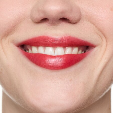 Creion contur pentru buze Lip Marker Juicy Tint, Nuanta 02 Strawberry Szn, 3.5 ml, Essence 822035