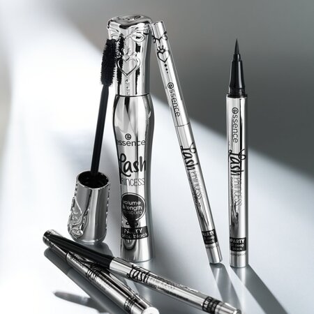 Creion de ochi rezistent la apa Lash Princess, Nuanta 01 Deep Black, 0.3 g, Essence 822246