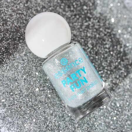 Lac pentru unghii Mini Nail Polish, Nuanta 20 Party Fun, 5 ml, Essence 822784