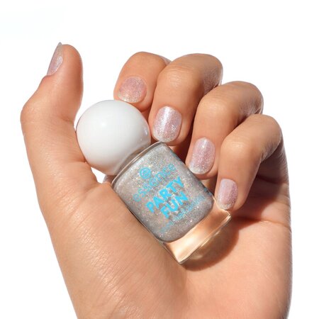 Lac pentru unghii Mini Nail Polish, Nuanta 20 Party Fun, 5 ml, Essence 822786