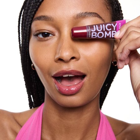 Luciu de buze Juicy Bomb, Nuanta 110 Crushed Berry, 10 ml, Essence 822889