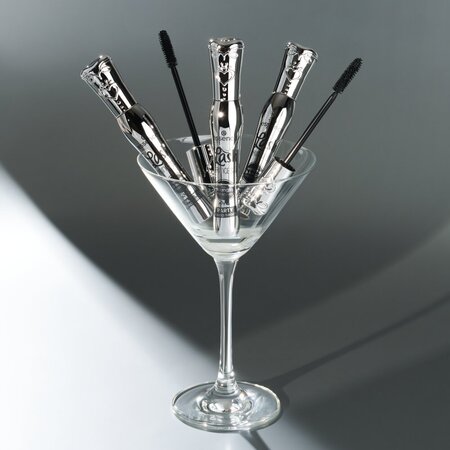 Mascara pentru alungire si volum Lash Princess, Party Deep Black, 10 ml, Essence 822983