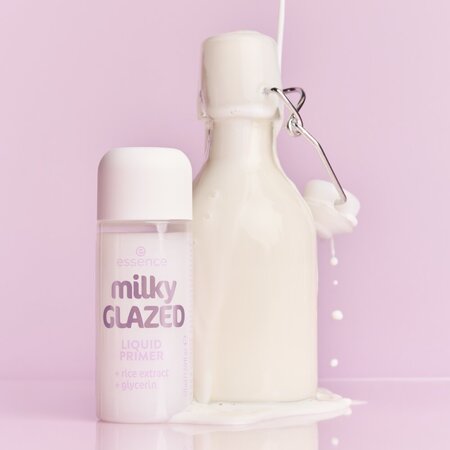 Primer lichid Milky Glazed, 50 ml, Essence 823086