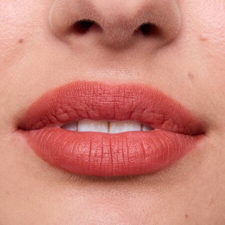 Ruj crema Lip Mousse Juicy Matte, Nuanta 01 Maple Rouge, 2.7 ml, Essence 823182
