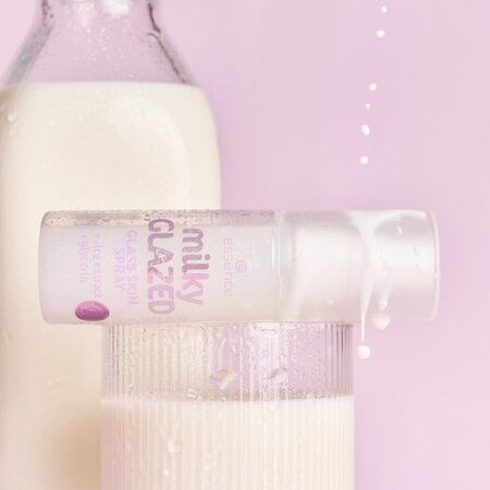 Spray de fixare Glass Skin Milky Glazed, 50 ml, Essence 823246